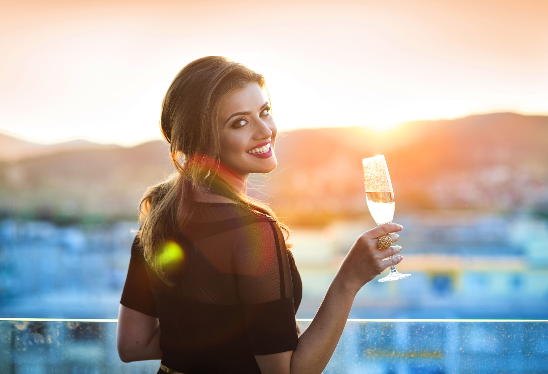Alcohol and Breastfeeding: Is It Safe to Drink a Glass of Wine?